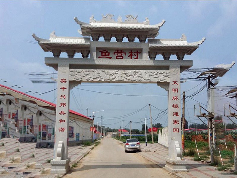 農(nóng)村一門(mén)簡(jiǎn)單石雕牌樓